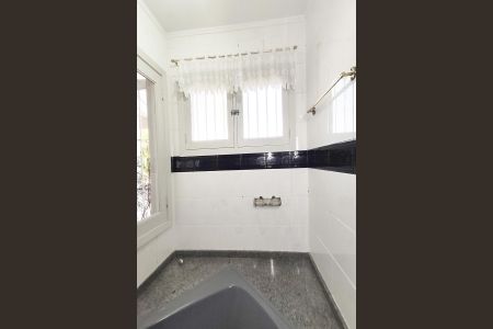 Casa à venda com 102m², 4 quartos e 2 vagas Casa à venda com 102m², 4 quartos e 2 vagasBanheiro 3