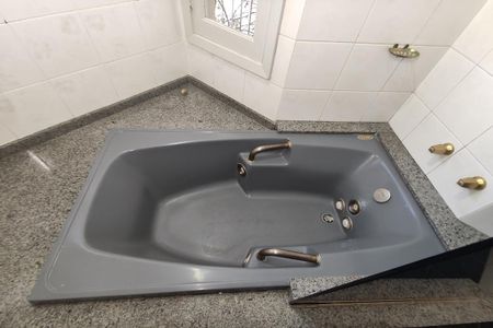 Casa à venda com 102m², 4 quartos e 2 vagas Casa à venda com 102m², 4 quartos e 2 vagasDetalhe do banheiro 3 - Banheira