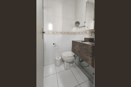 Casa à venda com 102m², 4 quartos e 2 vagas Casa à venda com 102m², 4 quartos e 2 vagasBanheiro da Suíte