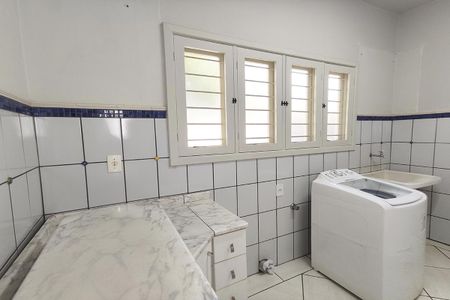 Casa à venda com 102m², 4 quartos e 2 vagas Casa à venda com 102m², 4 quartos e 2 vagasÁrea de Serviço