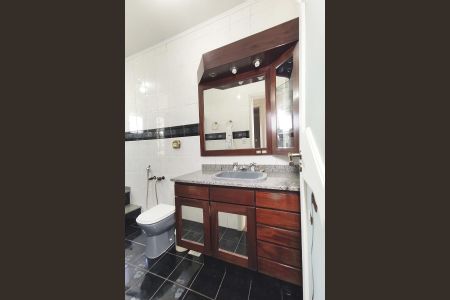 Casa à venda com 102m², 4 quartos e 2 vagas Casa à venda com 102m², 4 quartos e 2 vagasBanheiro 3