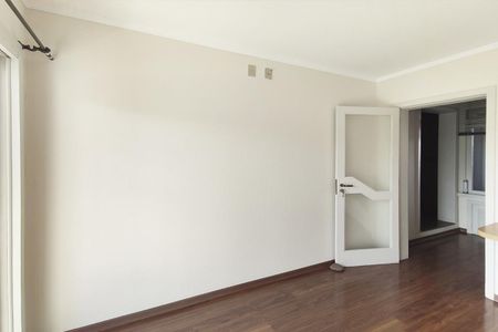 Casa à venda com 102m², 4 quartos e 2 vagas Casa à venda com 102m², 4 quartos e 2 vagasQuarto 1