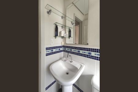 Casa à venda com 102m², 4 quartos e 2 vagas Casa à venda com 102m², 4 quartos e 2 vagasBanheiro 2