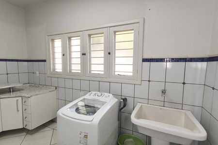 Casa à venda com 102m², 4 quartos e 2 vagas Casa à venda com 102m², 4 quartos e 2 vagasÁrea de Serviço