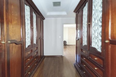 Casa à venda com 102m², 4 quartos e 2 vagas Casa à venda com 102m², 4 quartos e 2 vagasCloset