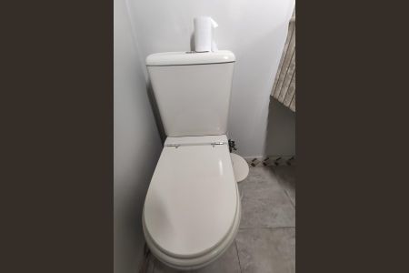 Casa à venda com 102m², 4 quartos e 2 vagas Casa à venda com 102m², 4 quartos e 2 vagasLavabo