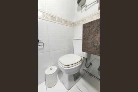 Casa à venda com 102m², 4 quartos e 2 vagas Casa à venda com 102m², 4 quartos e 2 vagasBanheiro da Suíte