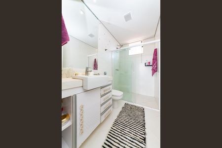 Casa para alugar com 365m², 4 quartos e 8 vagasBanheiro Social 1