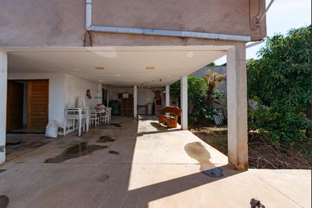 Casa para alugar com 365m², 4 quartos e 8 vagasQuintal