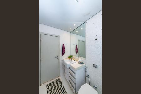 Casa para alugar com 365m², 4 quartos e 8 vagasBanheiro Social 1