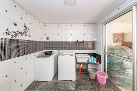 Casa para alugar com 365m², 4 quartos e 8 vagasÁrea de Serviço