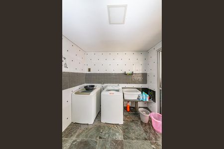 Casa para alugar com 365m², 4 quartos e 8 vagasÁrea de Serviço