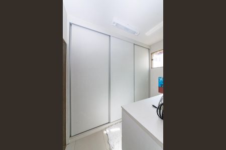 Casa para alugar com 365m², 4 quartos e 8 vagasCloset da suíte