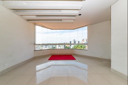 Casa para alugar com 365m², 4 quartos e 8 vagasSala 2