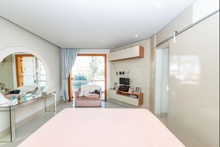 Casa para alugar com 365m², 4 quartos e 8 vagasSuíte