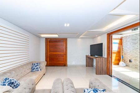 Casa para alugar com 365m², 4 quartos e 8 vagasSala 1