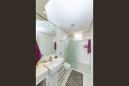 Casa para alugar com 365m², 4 quartos e 8 vagasBanheiro Social 1