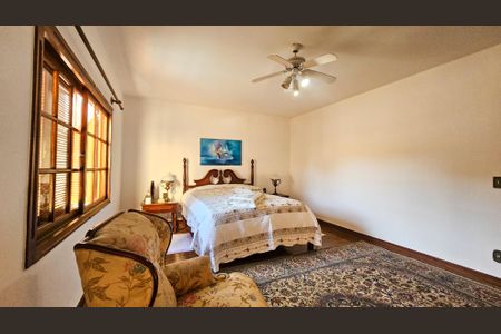 Casa à venda com 900m², 5 quartos e 4 vagas Casa à venda com 900m², 5 quartos e 4 vagasSuíte 1