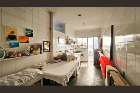 Casa à venda com 900m², 5 quartos e 4 vagas Casa à venda com 900m², 5 quartos e 4 vagasQuarto de Serviço