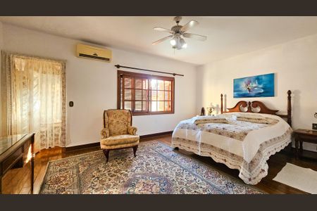 Casa à venda com 900m², 5 quartos e 4 vagas Casa à venda com 900m², 5 quartos e 4 vagasSuíte 1