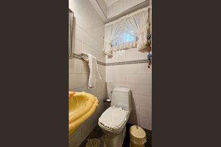 Casa à venda com 900m², 5 quartos e 4 vagas Casa à venda com 900m², 5 quartos e 4 vagasLavabo