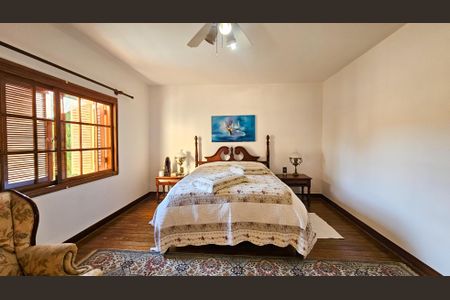 Casa à venda com 900m², 5 quartos e 4 vagas Casa à venda com 900m², 5 quartos e 4 vagasSuíte 1