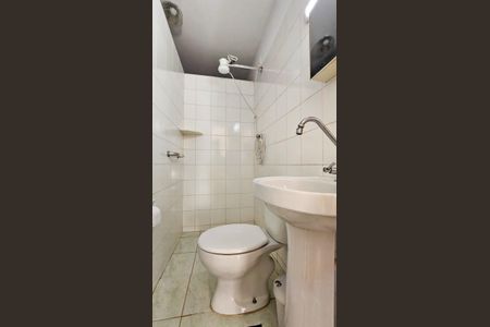 Casa à venda com 900m², 5 quartos e 4 vagas Casa à venda com 900m², 5 quartos e 4 vagasBanheiro de Serviço