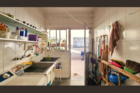 Casa à venda com 900m², 5 quartos e 4 vagas Casa à venda com 900m², 5 quartos e 4 vagasÁrea de Serviço