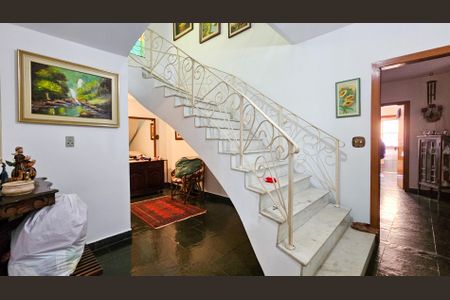 Casa à venda com 900m², 5 quartos e 4 vagas Casa à venda com 900m², 5 quartos e 4 vagasSala