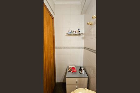 Casa à venda com 900m², 5 quartos e 4 vagas Casa à venda com 900m², 5 quartos e 4 vagasLavabo