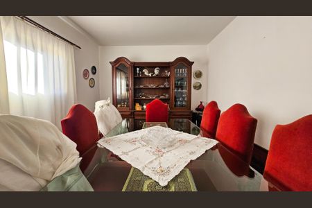 Casa à venda com 900m², 5 quartos e 4 vagas Casa à venda com 900m², 5 quartos e 4 vagasSala