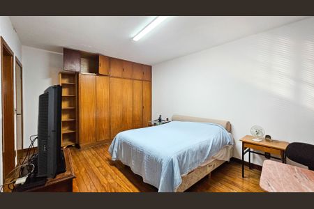 Casa à venda com 900m², 5 quartos e 4 vagas Casa à venda com 900m², 5 quartos e 4 vagasSuíte 4