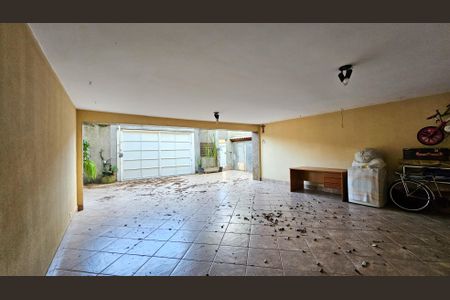 Casa à venda com 900m², 5 quartos e 4 vagas Casa à venda com 900m², 5 quartos e 4 vagasGaragem