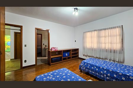 Casa à venda com 900m², 5 quartos e 4 vagas Casa à venda com 900m², 5 quartos e 4 vagasSuíte 3