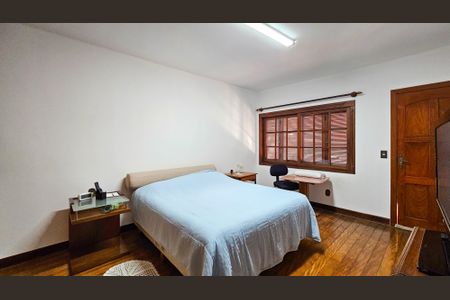 Casa à venda com 900m², 5 quartos e 4 vagas Casa à venda com 900m², 5 quartos e 4 vagasSuíte 4