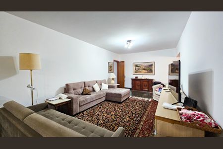 Casa à venda com 900m², 5 quartos e 4 vagas Casa à venda com 900m², 5 quartos e 4 vagasSala