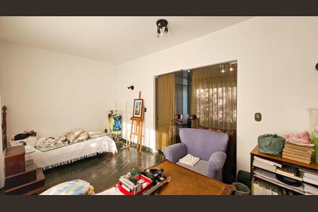 Casa à venda com 900m², 5 quartos e 4 vagas Casa à venda com 900m², 5 quartos e 4 vagasSala