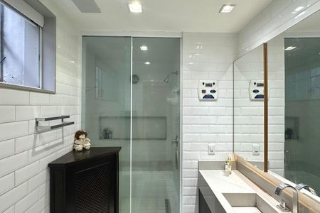 Apartamento à venda com 106m², 2 quartos e sem vagaBanheiro da Suíte