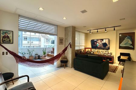 Apartamento à venda com 106m², 2 quartos e sem vagaSala