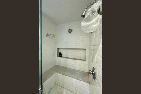 Apartamento à venda com 106m², 2 quartos e sem vagaBanheiro da Suíte