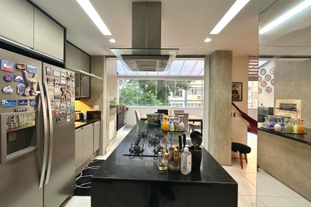 Apartamento à venda com 106m², 2 quartos e sem vagaCozinha