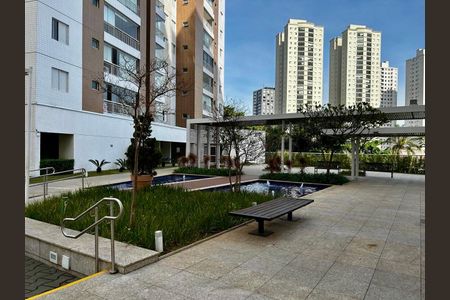 Apartamento à venda com 83m², 2 quartos e 2 vagasÁrea comum - Piscina