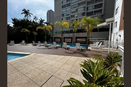 Apartamento à venda com 83m², 2 quartos e 2 vagasÁrea comum - Piscina