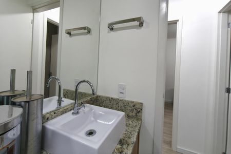 Apartamento à venda com 47m², 2 quartos e 1 vaga Apartamento à venda com 47m², 2 quartos e 1 vagaBanheiro