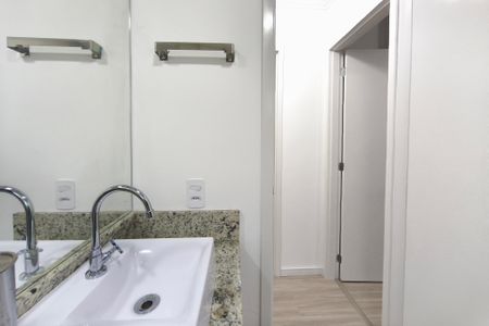 Apartamento à venda com 47m², 2 quartos e 1 vaga Apartamento à venda com 47m², 2 quartos e 1 vagaBanheiro