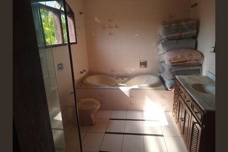 Casa à venda com 4 quartos, 398m² em Piratininga, Niterói