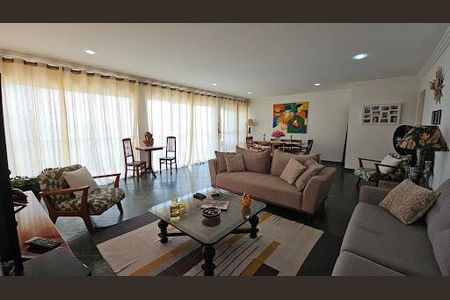 Casa à venda com 4 quartos, 269m² em Matapaca, Niterói