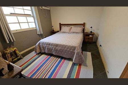 Casa à venda com 4 quartos, 269m² em Matapaca, Niterói