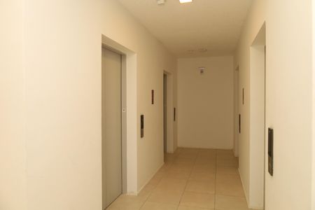 Apartamento à venda com 47m², 3 quartos e 1 vagaÁrea comum - Saguão do andar