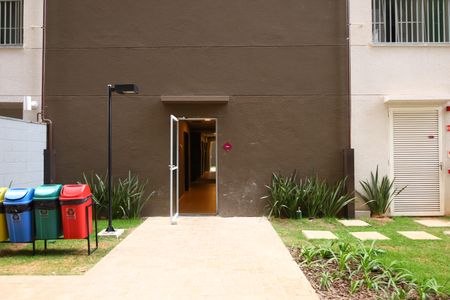 Apartamento à venda com 47m², 3 quartos e 1 vagaÁrea comum - Entrada do prédio